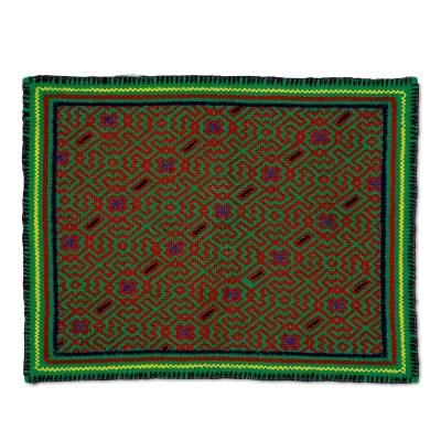 Icaro-Carpet-handmade-rectangle-green-yawanawa-huni-kuin-Katukina-Nokekoi-tribe