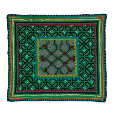 Icaro-Carpet-handmade-square-green-yawanawa-huni-kuin-Nukini-Jungle-brazil